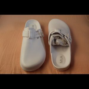 Mia Clogs